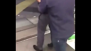 日本人の放尿 Shameless Japanese exposed Standingpee in convenience mass